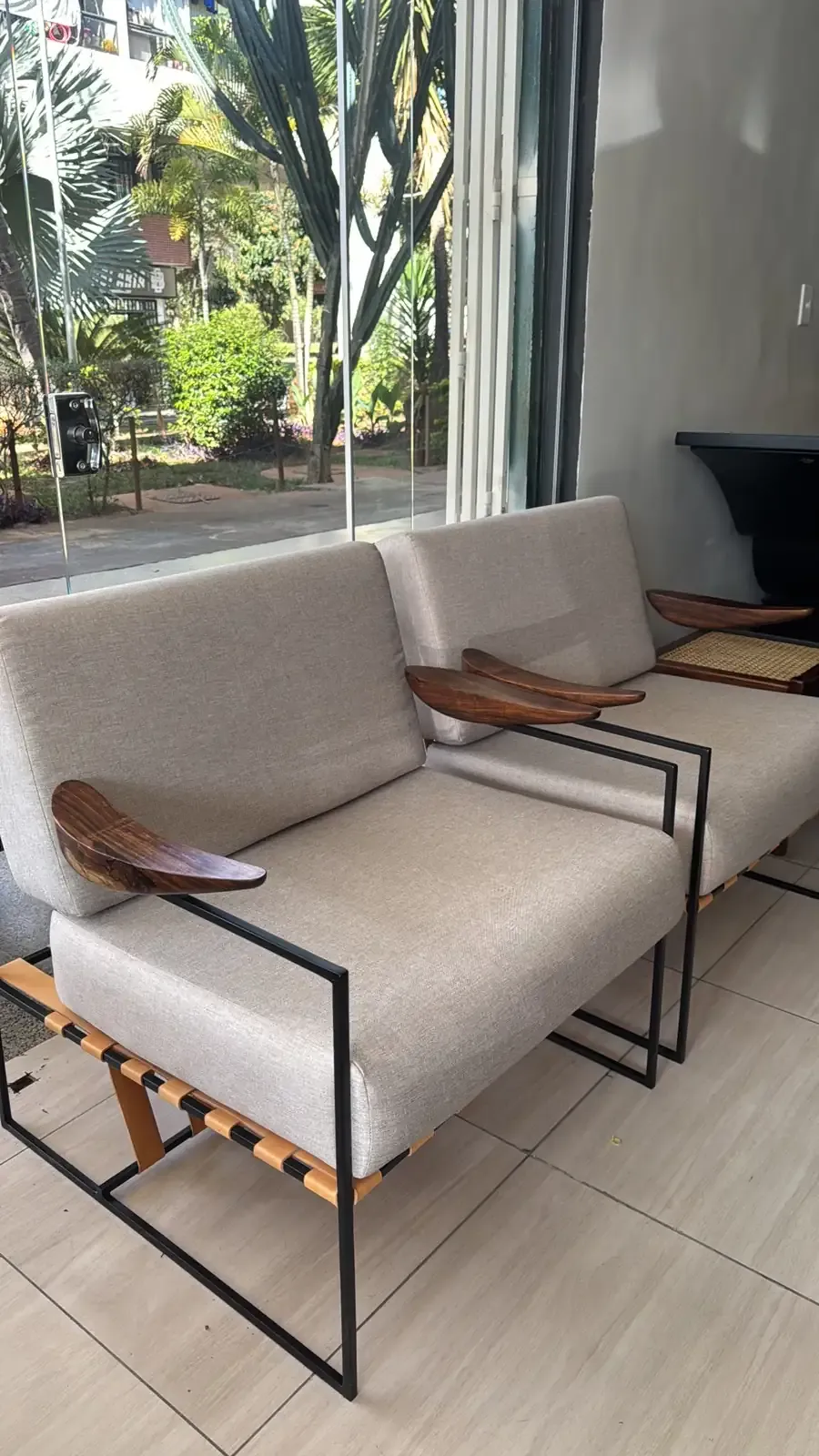 Par de Poltronas Annette - Foto 1